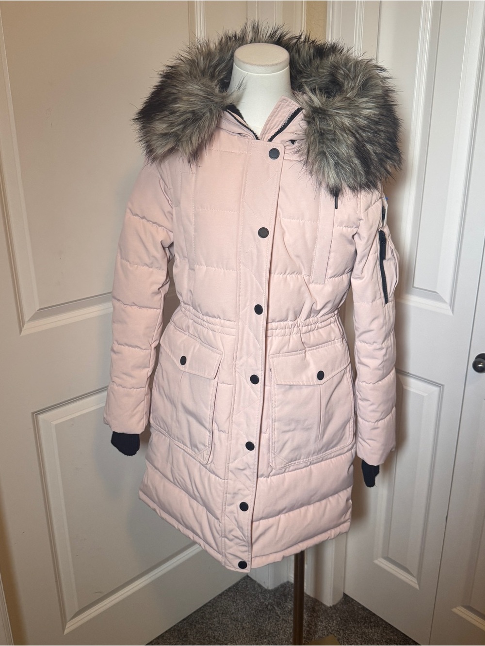 BCBG Max Azria Pink Quilted Puffer Long Coat Faux Fur Hood Women’s Small